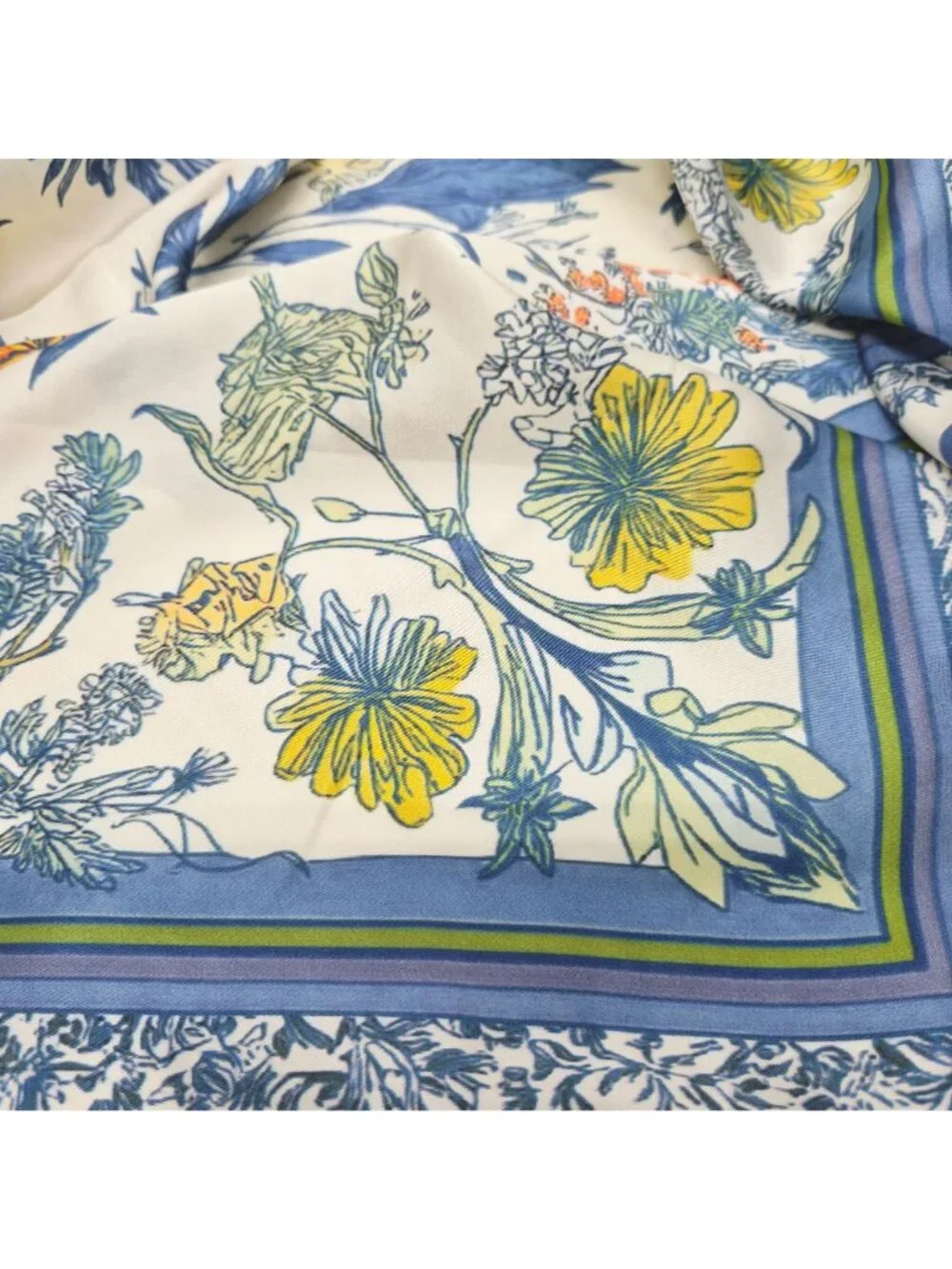✨Elegant Blue Floral Silky Square Scarf Beige Blue Luxury Neck Accessory Fashion